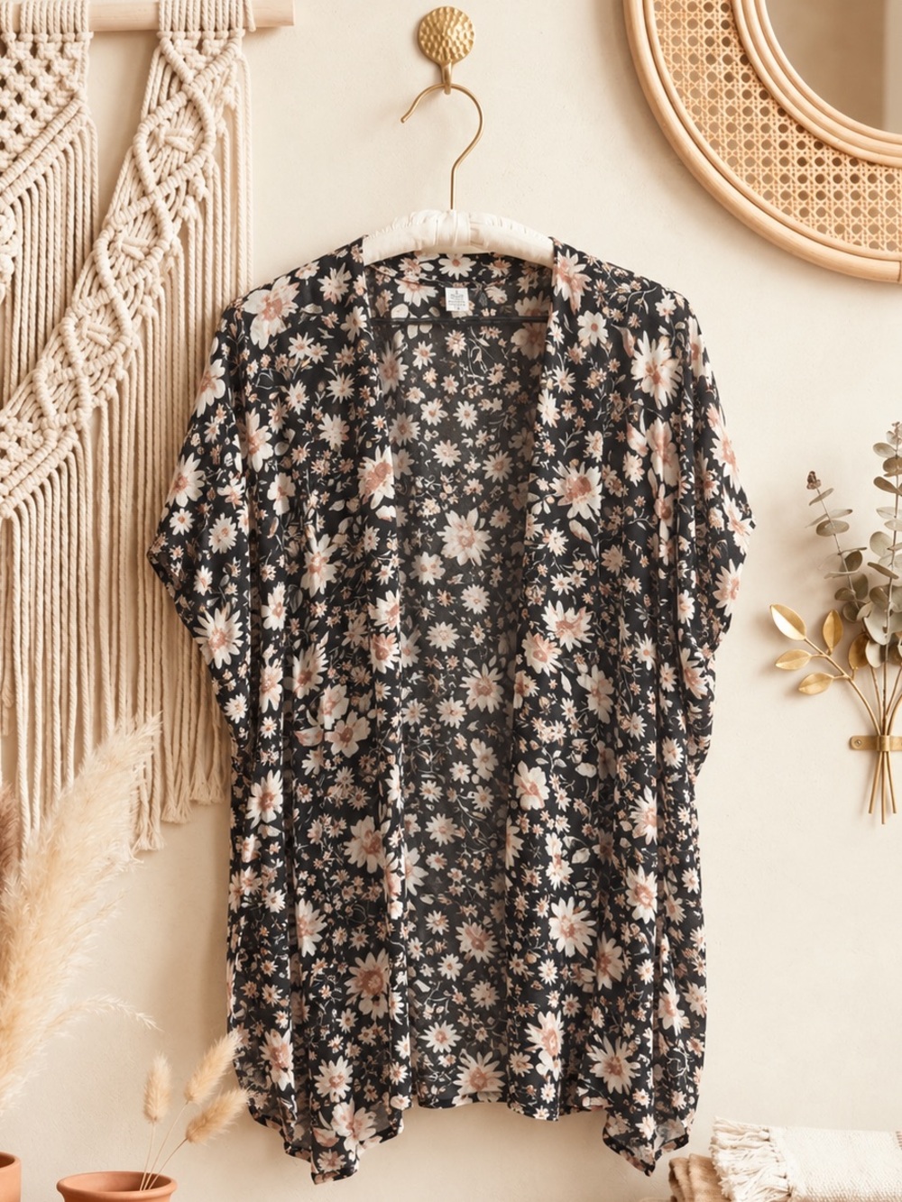 American Eagle Outfitters Black Floral Short-Sleeve Kimono